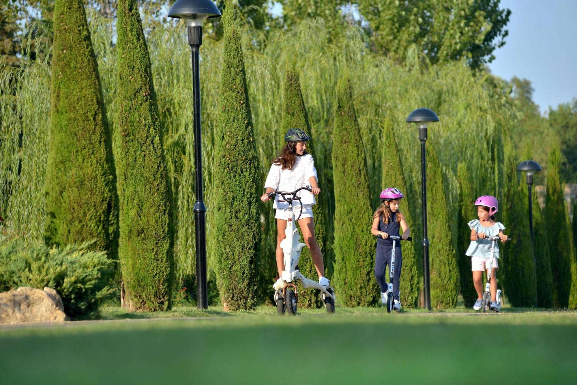 Готель Sani Club Екстер'єр фото